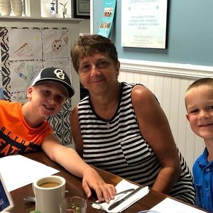 Meet your Posher, Debbie